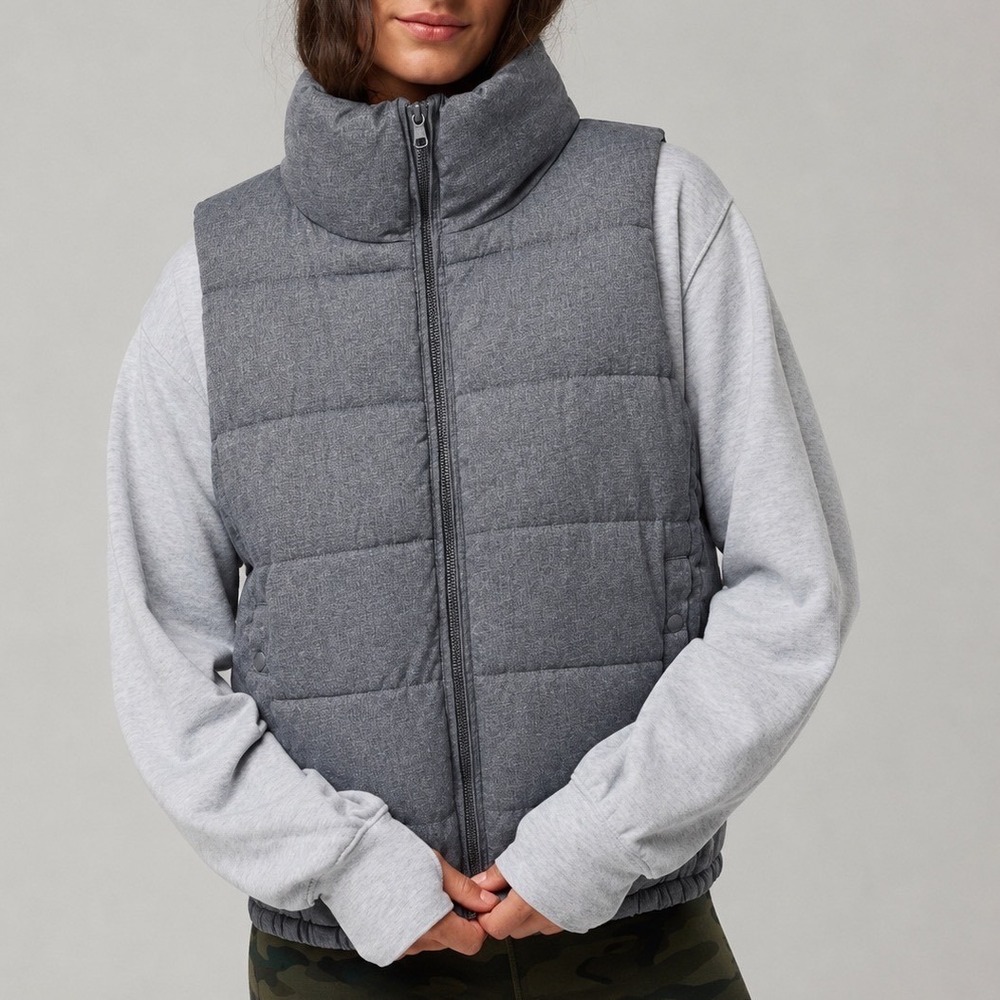 Old Navy Gray Textured Quilted Puffer Vest NWOT